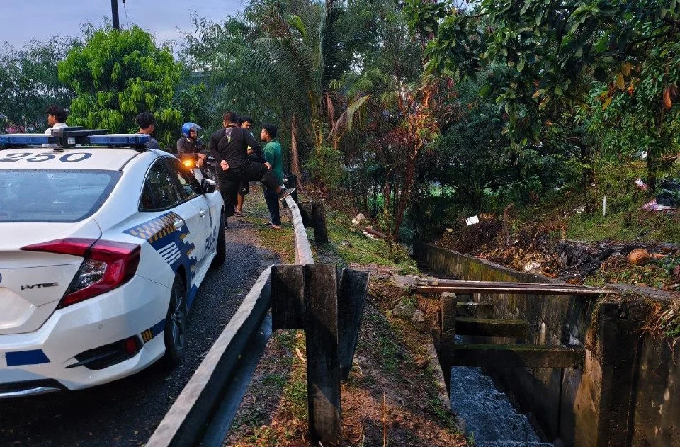 Budak 12 tahun ditemui tak sedarkan diri dipercayai jatuh longkang, dihanyut arus ke sungai