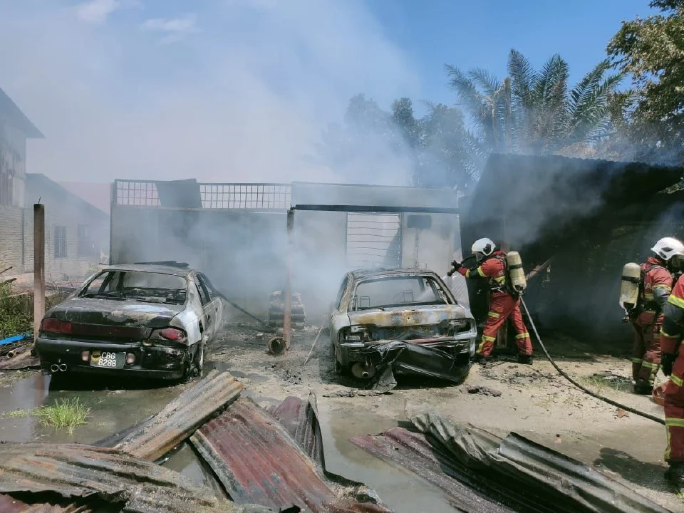 Rumah kedai, 2 kenderaan musnah kebakaran di Sungai Besar