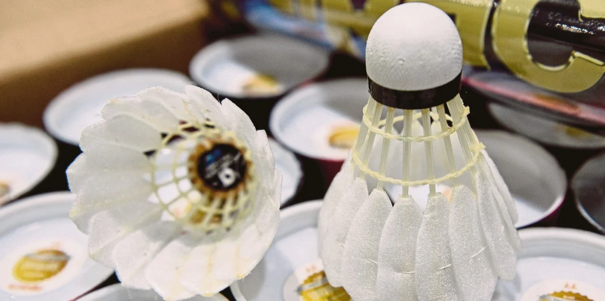 BWF uji bulu tangkis sintetik