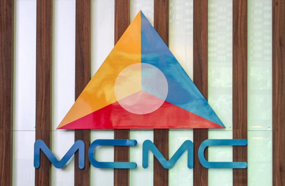 Seorang bakal didakwa, lima dikompaun RM25,000 sebar berita palsu kenaikan harga bahan api - MCMC