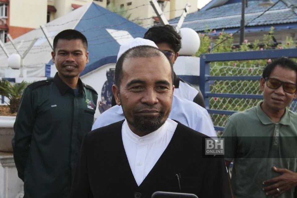 ADUN Melor selesai beri keterangan kes perlekeh anggota polis