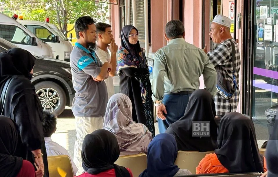 Tertekan pedal minyak punca pelajar maut dilanggar di hadapan surau - Polis