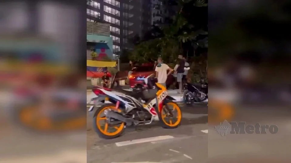 Penunggang motosikal putus kaki dirempuh pemandu langgar lampu merah