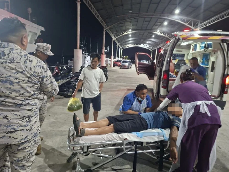 Terjatuh atas kapal kargo di laut, kru warga Vietnam cedera kepala diselamatkan Maritim Malaysia