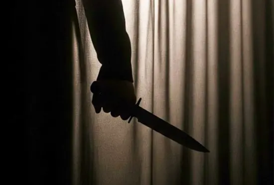 Man wielding two knives runs amok in Damansara Perdana