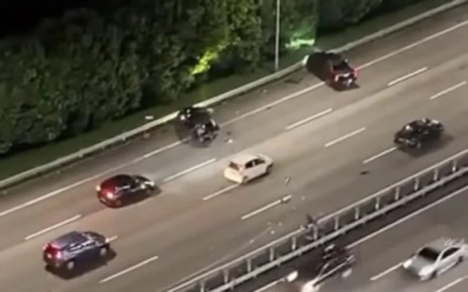 Nahas 3 kenderaan di NKVE: Pemandu Proton Inspira lari dari lokasi ditahan di Klang