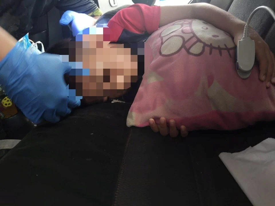 Budak 6 tahun cedera mata kanan tertusuk besi kusyen kereta
