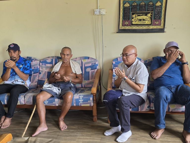 Khidmat Bakti Diteruskan, Youzaimi Turun Padang Santuni Warga Mersing