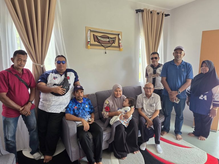 Khidmat Bakti Diteruskan, Youzaimi Turun Padang Santuni Warga Mersing