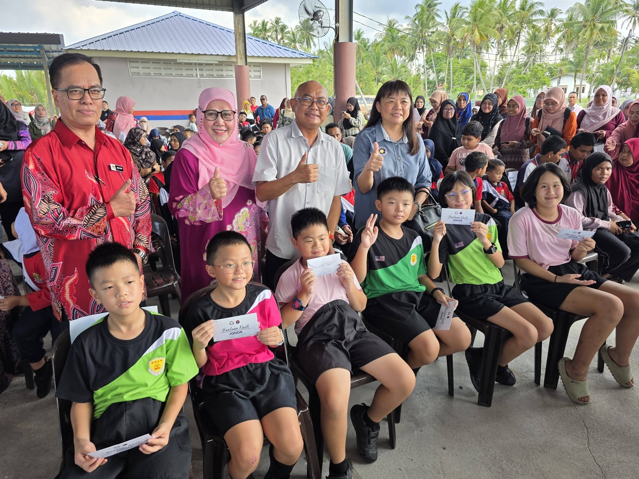 Khidmat Bakti Diteruskan, Youzaimi Turun Padang Santuni Warga Mersing