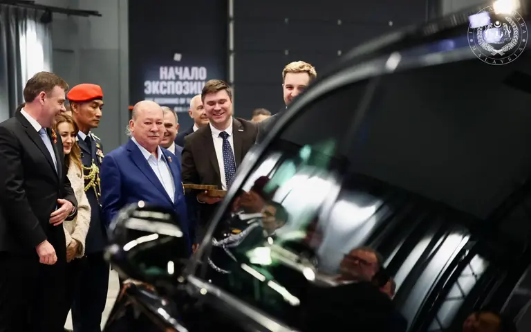 Russian carmaker Aurus gives flagship limousine to Agong