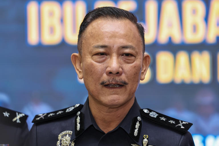 Johor cops investigate alleged altercation involving woman and black-clad group at Pakatan convention