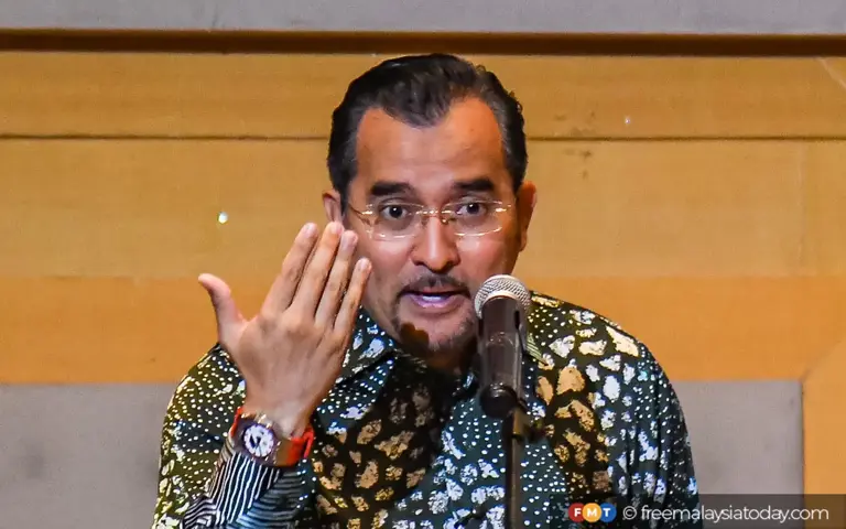 More than 10 opposition MPs want to join Umno, says Asyraf