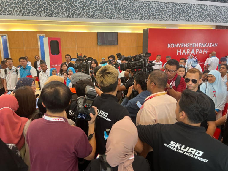 Johor Media Club regrets incident involving media during Pakatan convention, police report filed