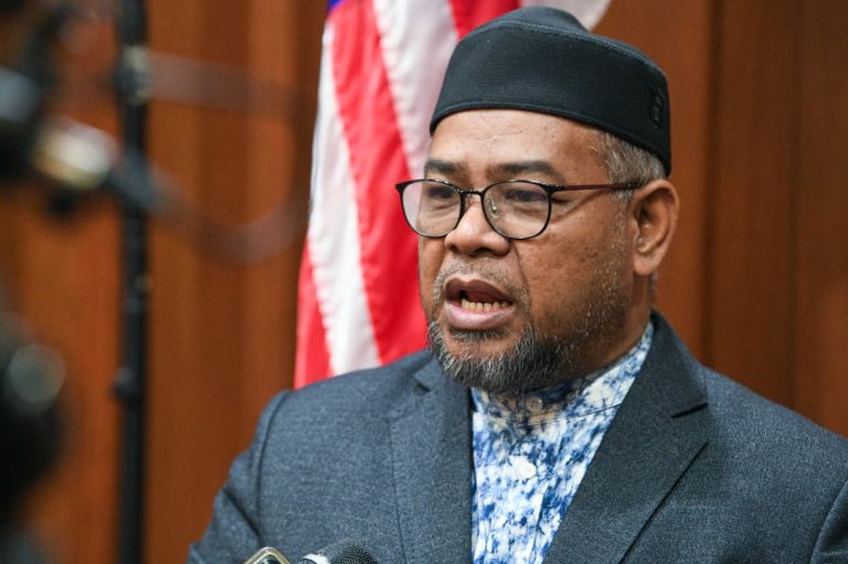 Khairuddin Tegur Sikap ‘Assobiyah’, Jangan Pertahan Kesilapan Demi Parti