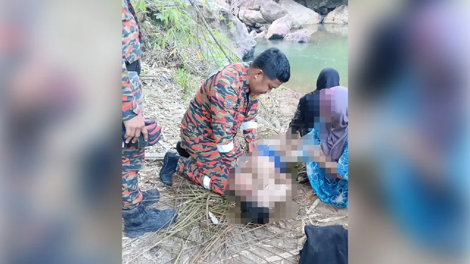 Remaja ditemukan lemas mandi di air terjun