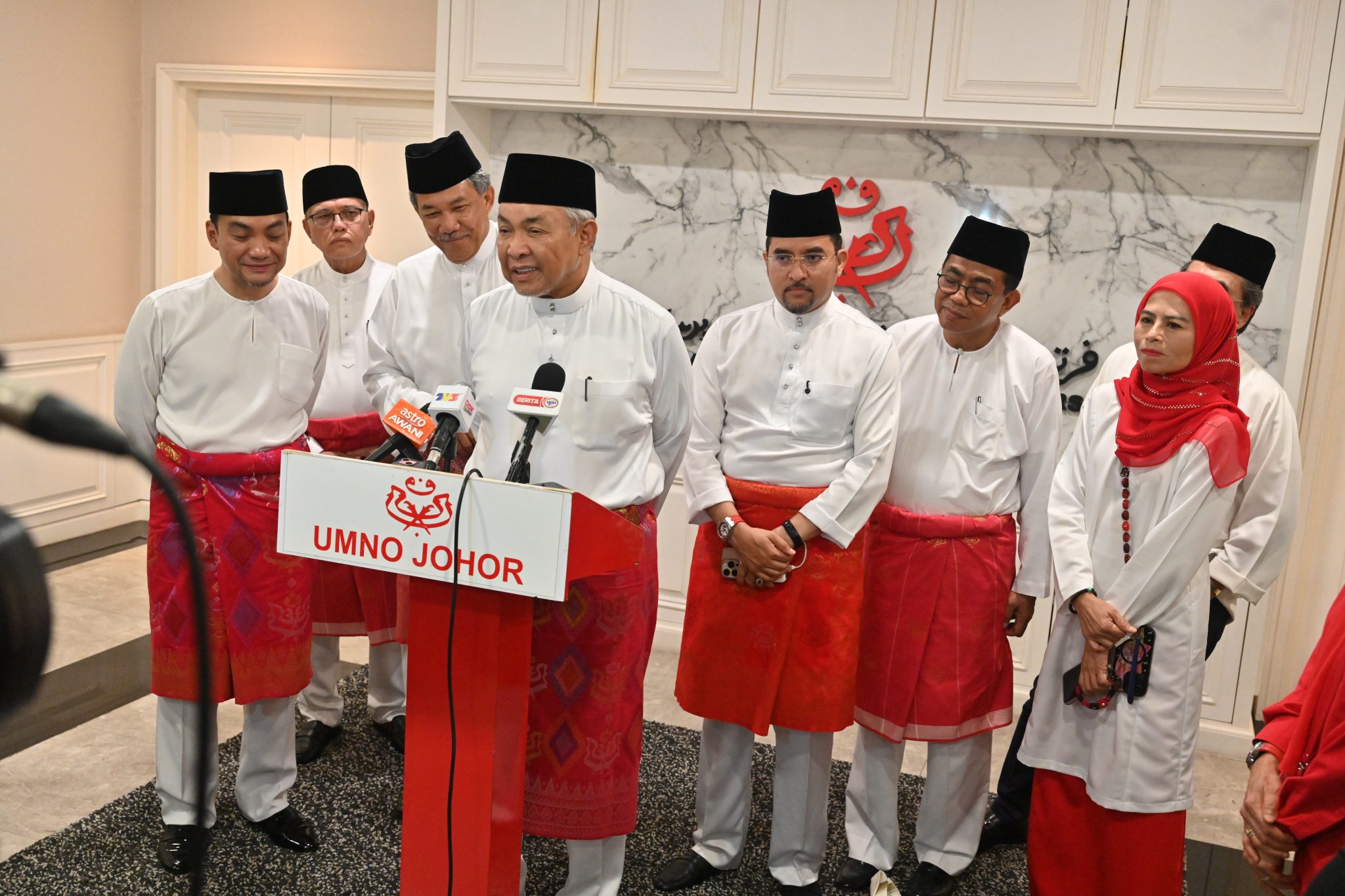Sesi Fotografi: Ahmad Zahid Sifatkan Peristiwa Signifikan, Kenang Sejarah Penubuhan UMNO