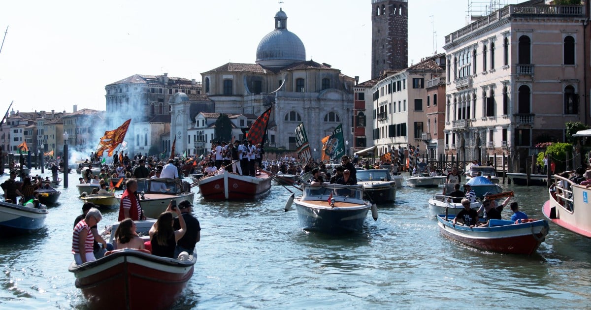 Gondola iringi pesta Venezia