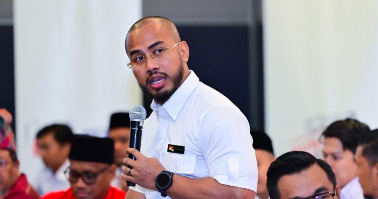 Perlekeh Institusi Raja: Malaysia Tidak Perlukan Politik Bongkak, Cabar Asas Negara