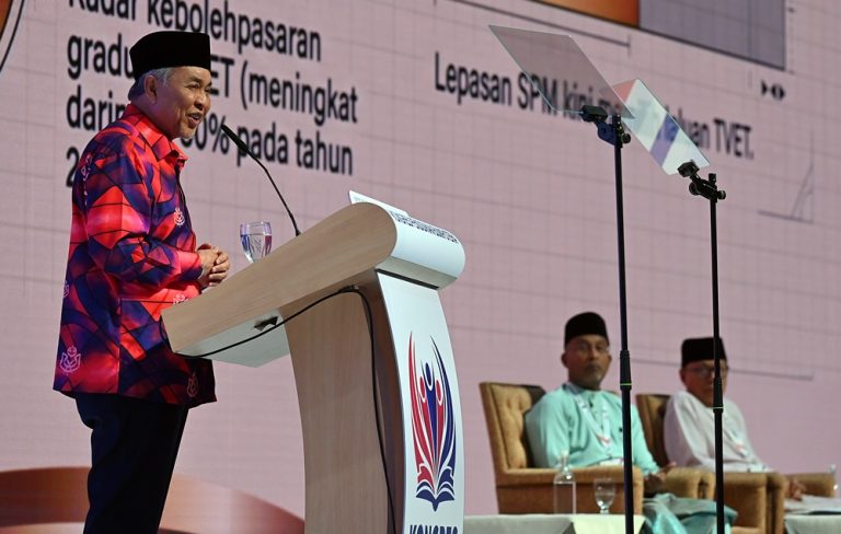 Dua Cabaran Besar Sistem Pendidikan, Ahmad Zahid Seru Pembaharuan Menyeluruh