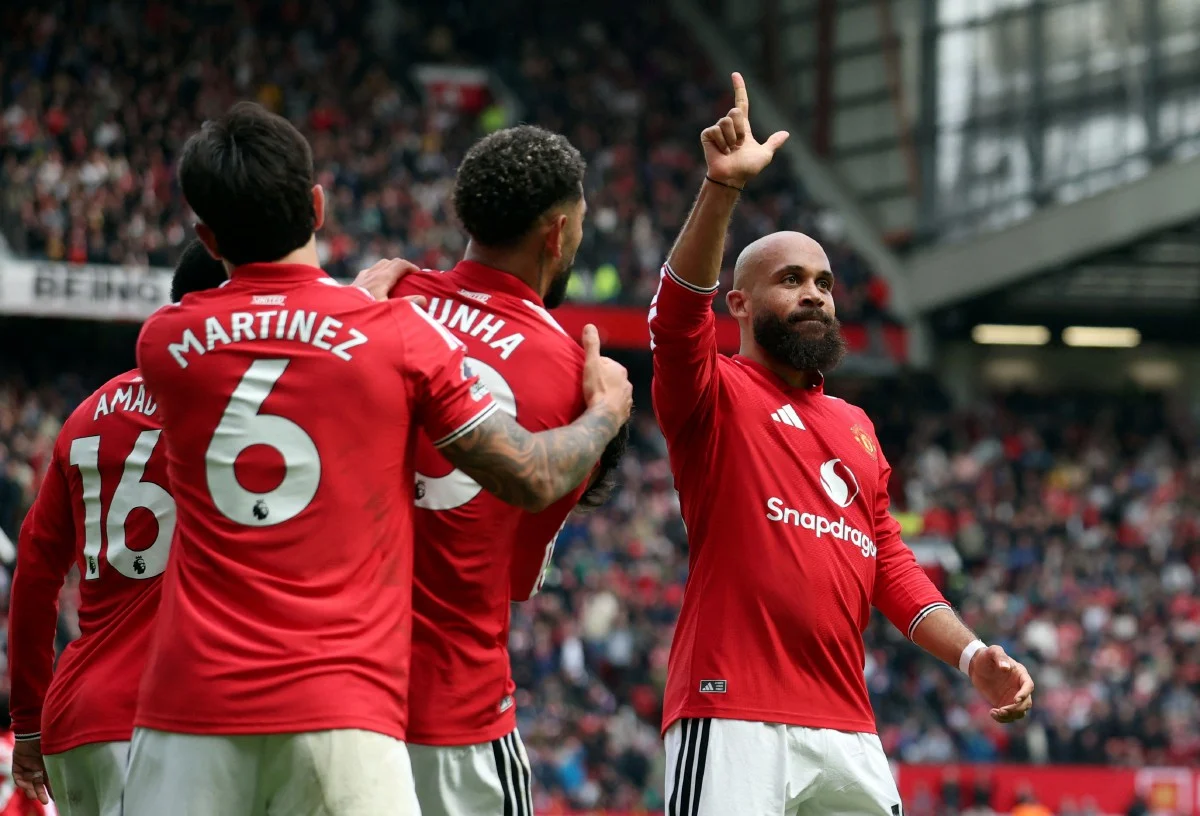 Man United benam Forest, Fernandes cipta rekod
