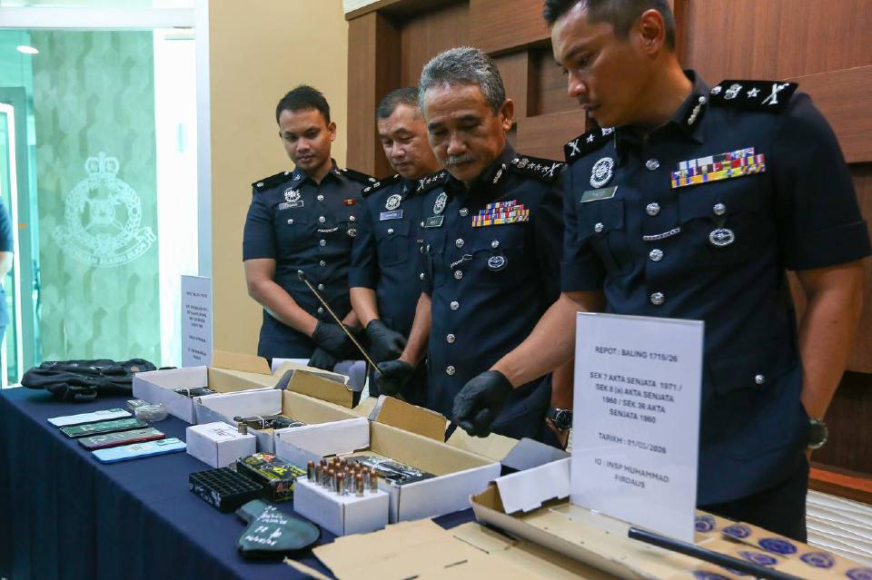 Mekanik ditahan susulan penemuan senjata api simpan sebagai koleksi di bengkel