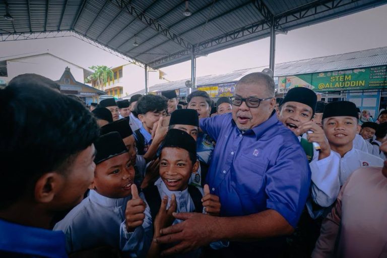 Bantuan Persekolahan Ringankan Beban Keluarga, Suntik Semangat Pelajar