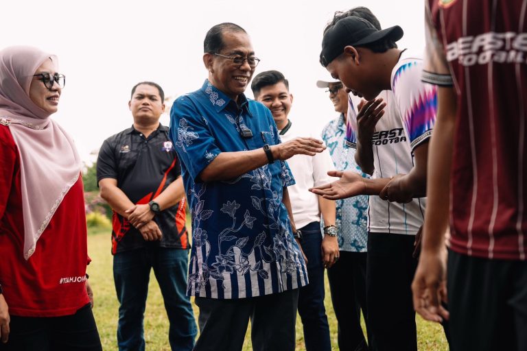 Peruntukan Tambahan RM40,000 Disalurkan, Baik Pulih Padang Awam Felda Bukit Easter