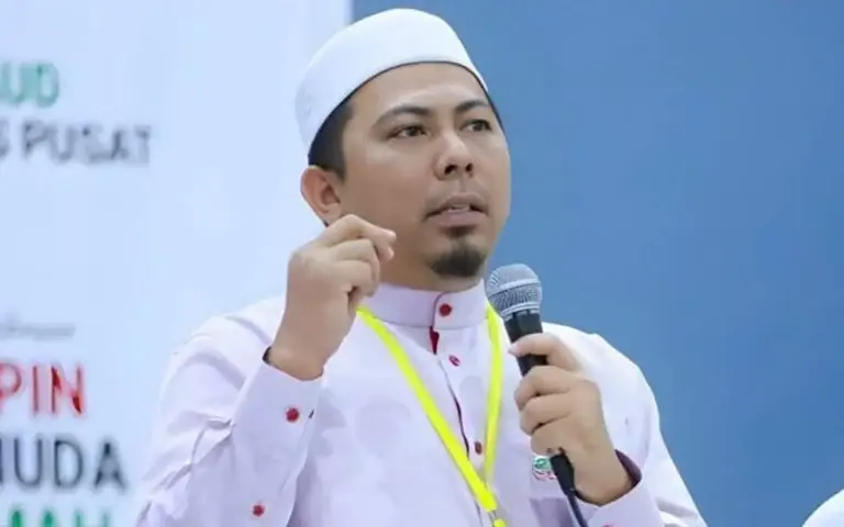 Hamzah’s return a 'KO blow' for Bersatu, says PAS Youth