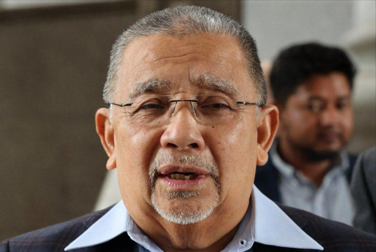 Federal Court rejects Isa Samad’s bid to review graft conviction