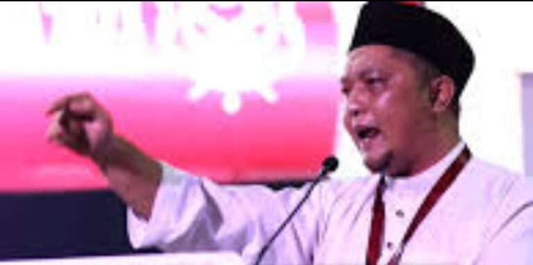 Martabat Undang Tercalar, Pemuda UMNO Desak Hormati Adat Negeri Sembilan