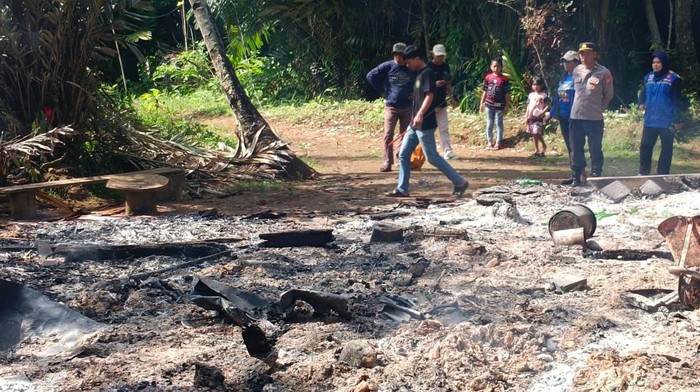 Gagal ‘pujuk’ isteri, suami bakar rumah pemberian mentua