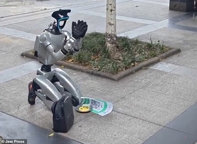 Robot minta sedekah, rayu bantuan bayar bil elektrik