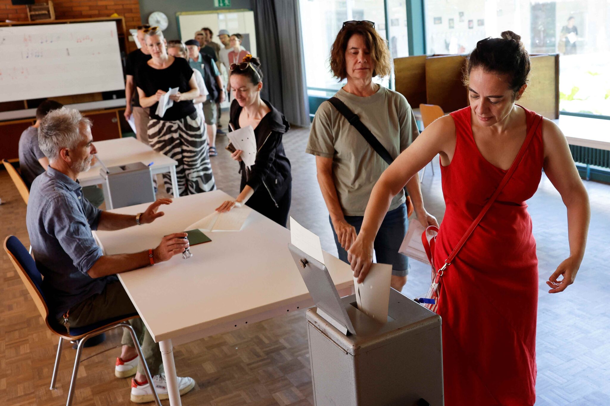 Rakyat Switzerland tolak had populasi 10 juta