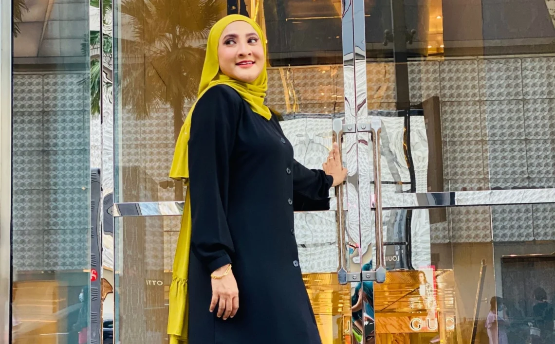 “Tak Payah Nak Benak Otak Sangat”- Azza Elite Marah Siapa?
