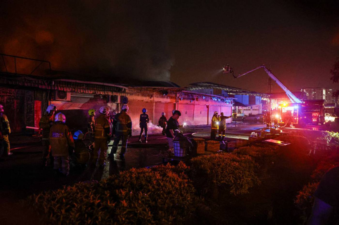 Fire guts electrical, kitchen equipment shop at Selangor wholesale market