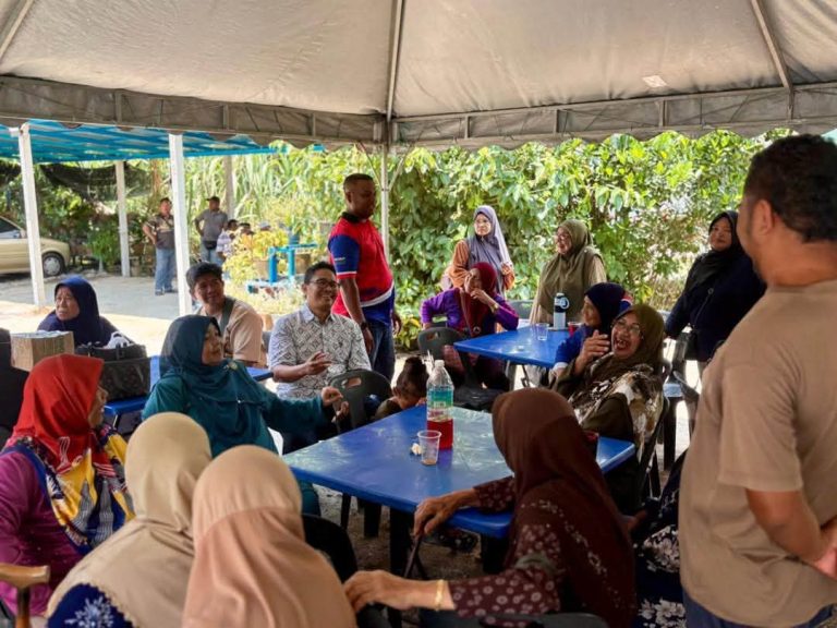 Ekonomi Rakyat Terus Diperkasa, UMNO Pasir Salak Santuni Masyarakat Setempat