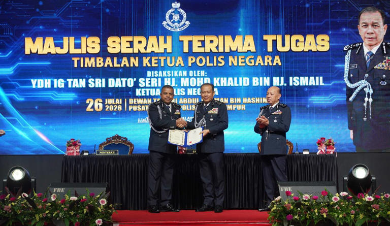 Tan Sri Ayob Khan bids farewell after 35 years of unyielding service