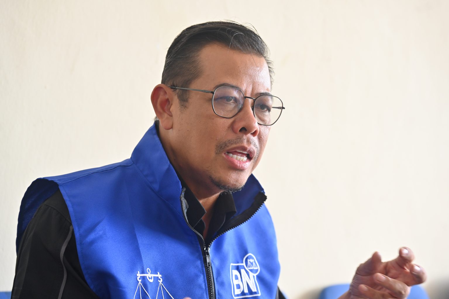 Tolak Politik Habuan – Razlan