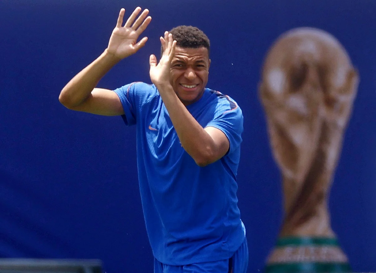 Mbappe dipuja Perancis, dikritik Madrid