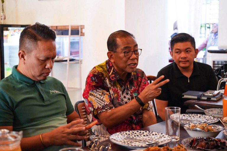 Mohamed Khaled Prihatin Aspirasi Generasi Kedua FELDA Air Tawar 2