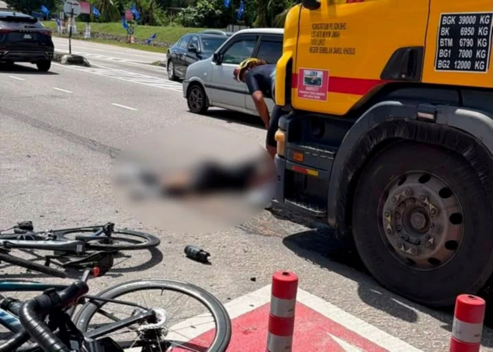 Wanita parah kaki kiri digilis selepas basikal ditunggang bergesel dengan lori