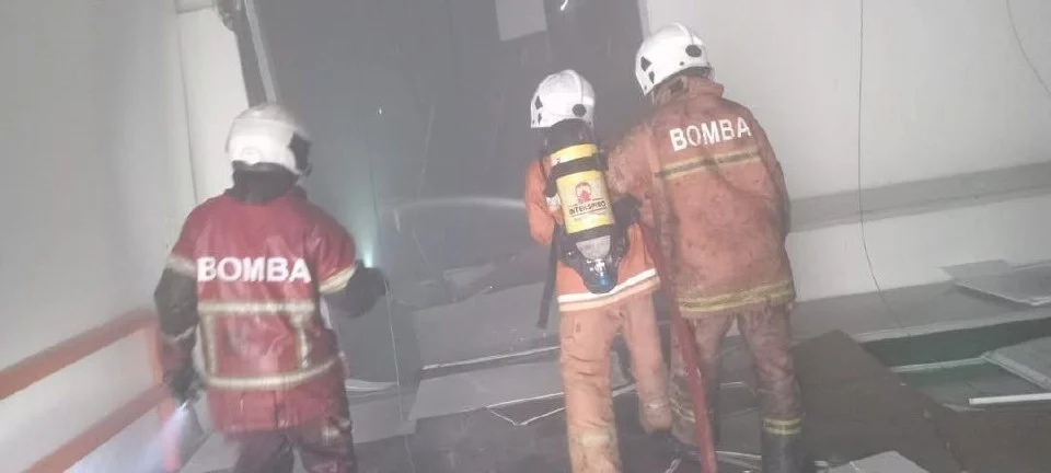 Enam cedera kilang terbakar di Kulai