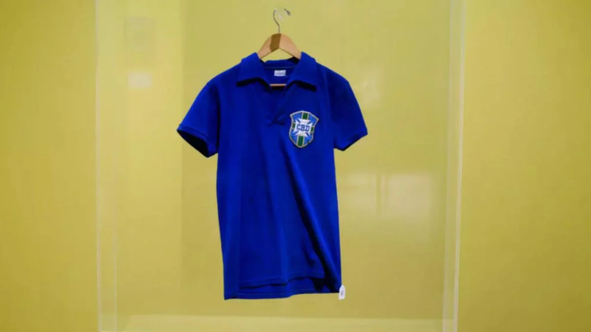 Jersi legenda Pele dijual pada harga RM20.7 juta