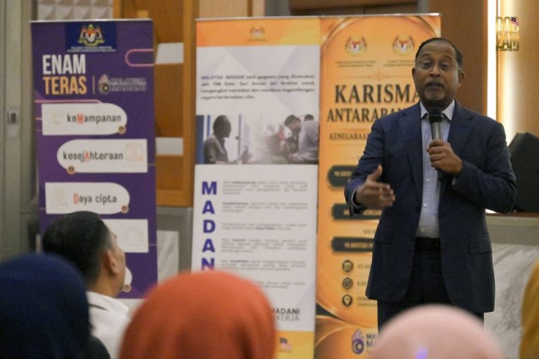 Lebih 500 Pelajar Ke Timur Tengah, Dr Zambry Pesan Jadi ‘Duta Kecil’ Malaysia