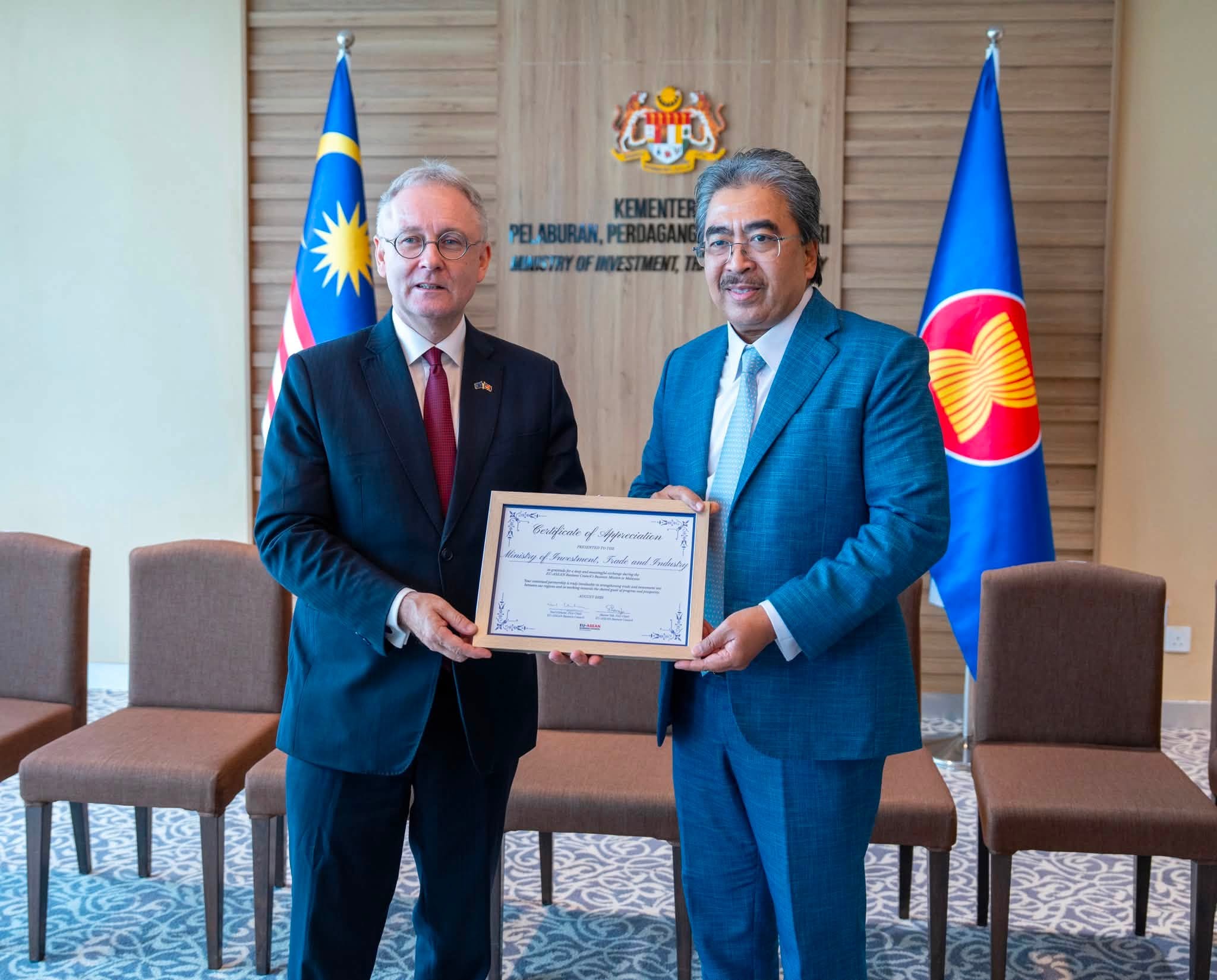 Johari Bincang Kerjasama Strategik Dengan EU-ABC