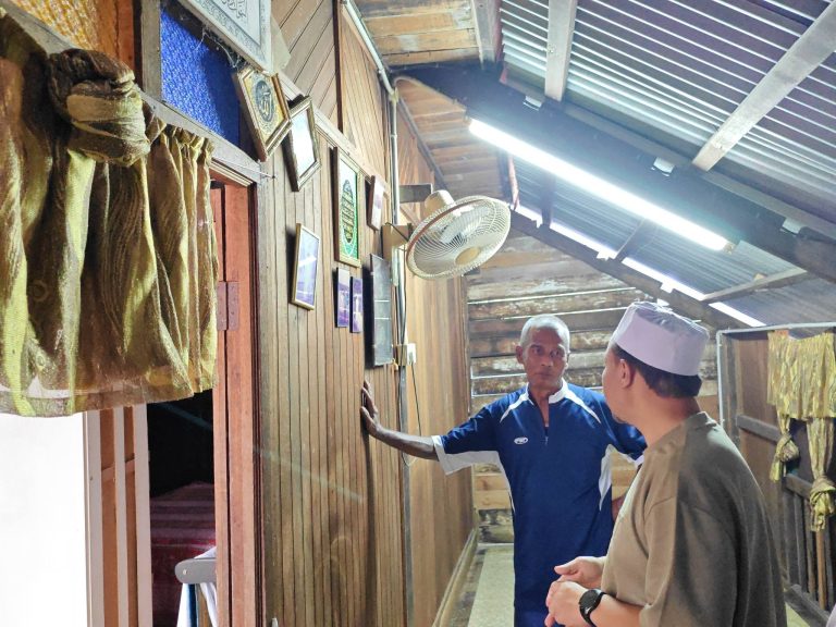 Sufian Maradzi Santuni Keluarga Terjejas Akibat Kejadian Ribut