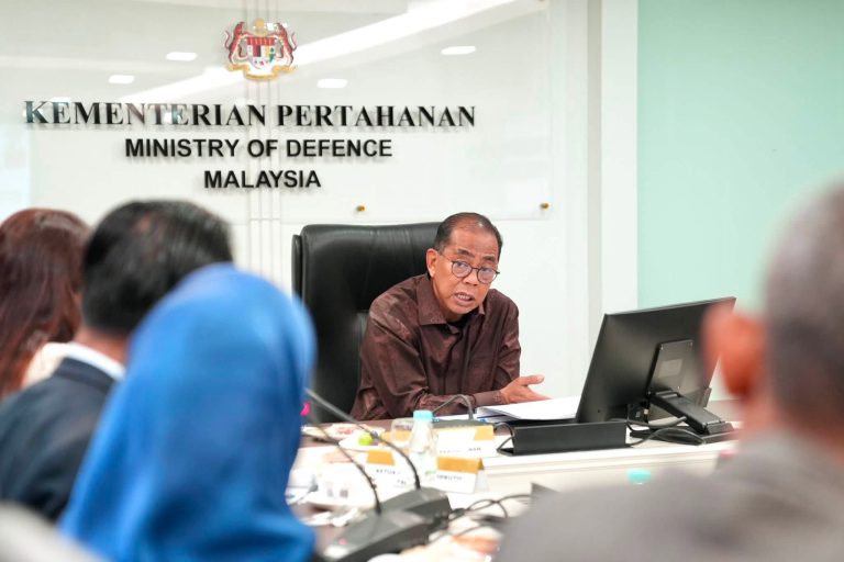 Khaled Nordin Turun Padang, Santuni Masyarakat Sempena Bulan Kemerdekaan
