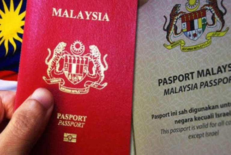 Malaysia suspends passports valid over 10 years after airline issues