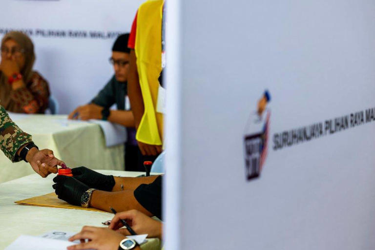 Anwar's Tambun among 27 seats PH risks losing if BN and PN unite in GE16